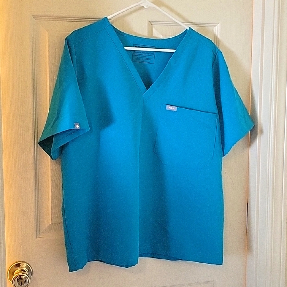 Figs Catarina scrub top